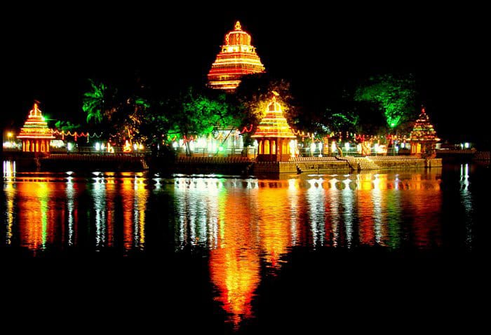 South India Excursion Hills Beaches Temples Tour Package